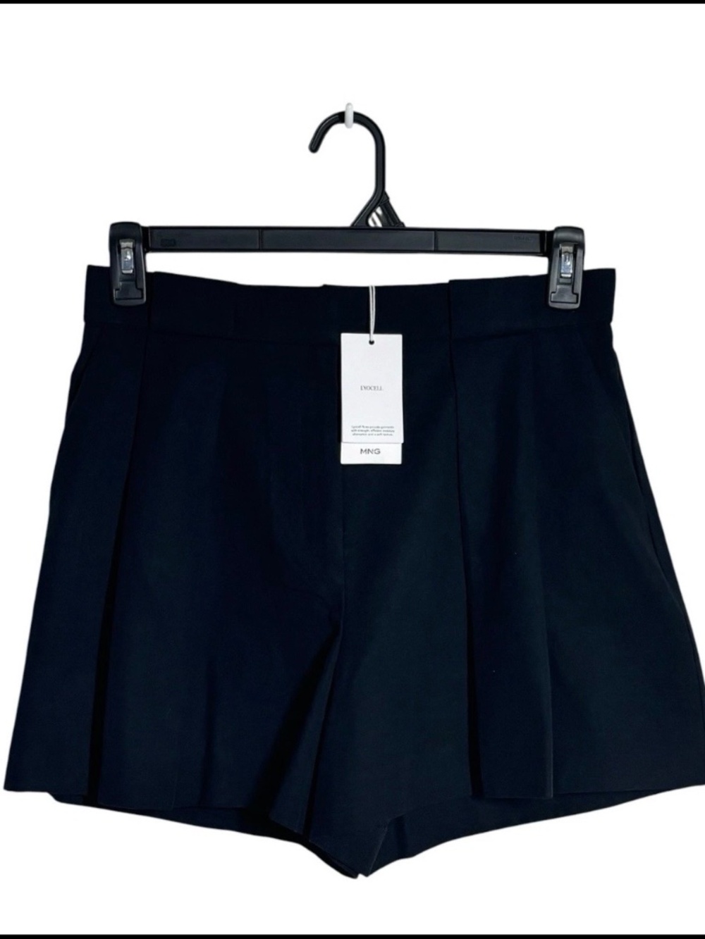 Mango tailored black shorts. Medium.